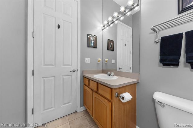 1200 Portsmouth Drive, Howell, MI 48843