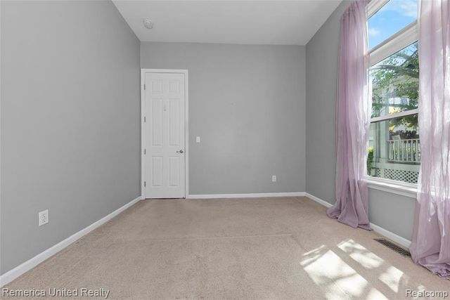 1200 Portsmouth Drive, Howell, MI 48843