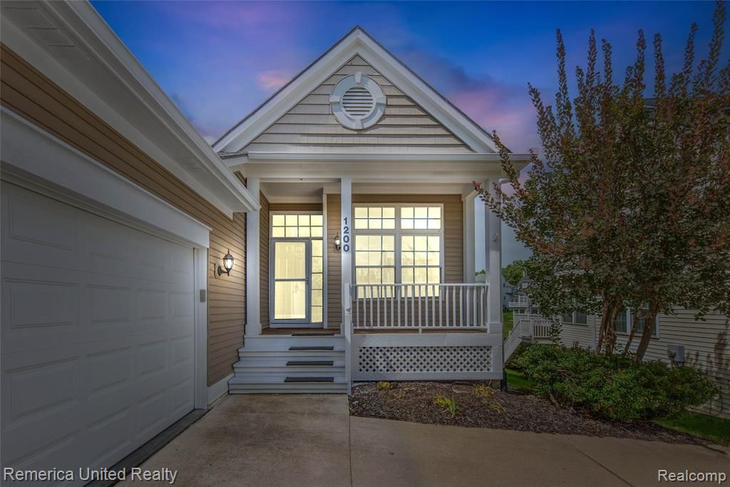 1200 Portsmouth Drive, Howell, MI 48843