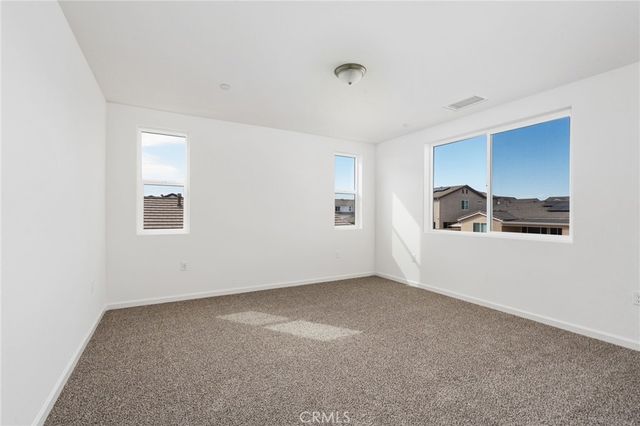 1189 Magnolia Court W, Madera, CA 93636