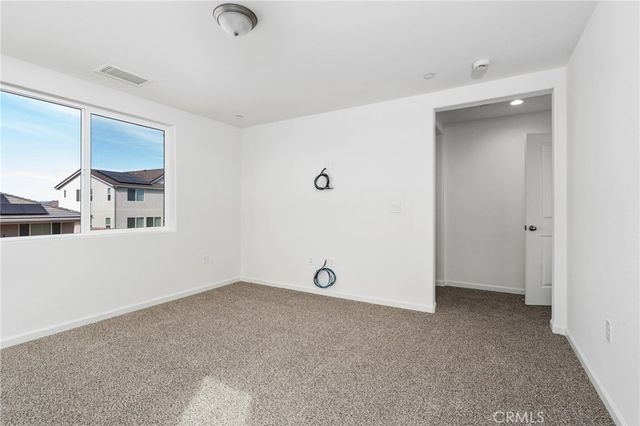 1189 Magnolia Court W, Madera, CA 93636