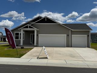 418 N Arcadia Ave, Deer Park, WA 99006