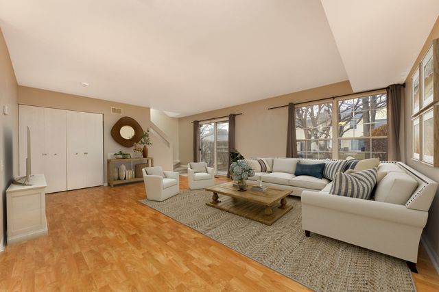 1604 Pebble Beach Circle, Elgin, IL 60123