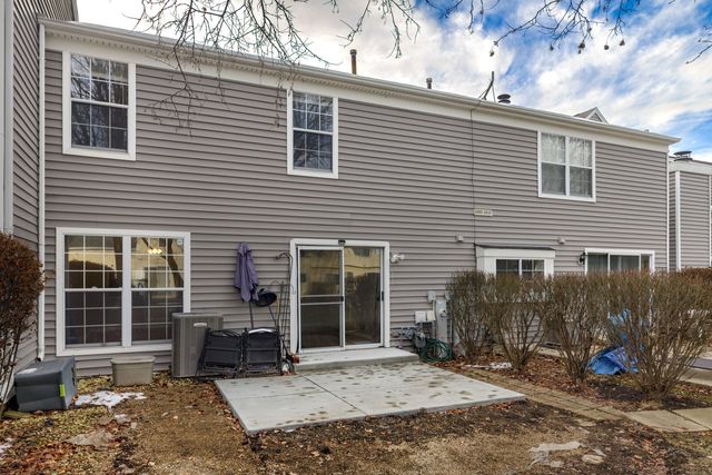 1604 Pebble Beach Circle, Elgin, IL 60123