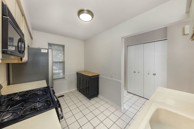 1604 Pebble Beach Circle, Elgin, IL 60123