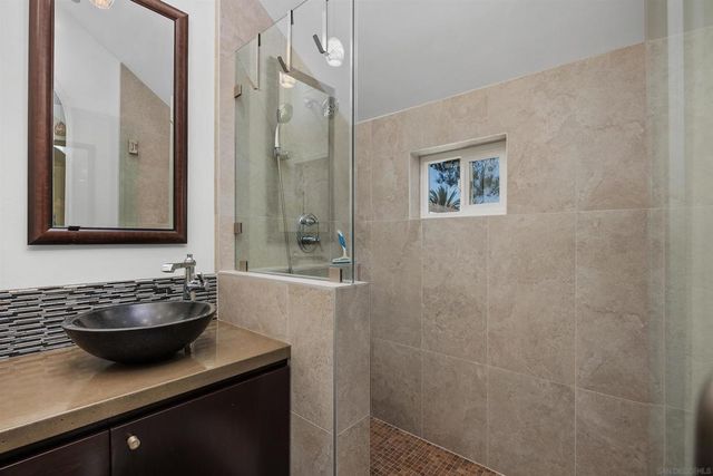 12626 Carmel Country 104, San Diego, CA 92130
