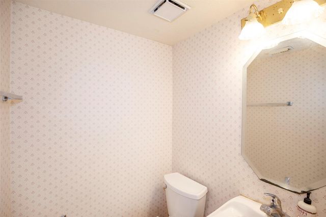 1627 Mabry Mill Road, Houston, TX 77062