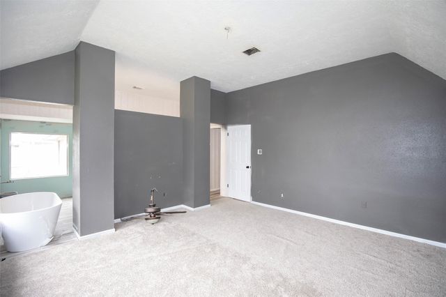 1627 Mabry Mill Road, Houston, TX 77062