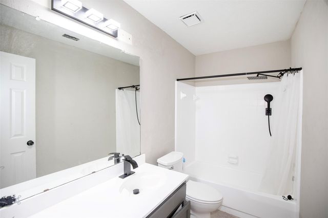 1627 Mabry Mill Road, Houston, TX 77062