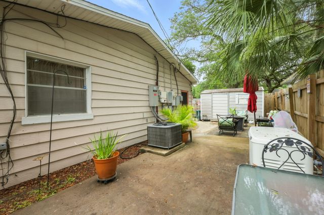101 SE Elm Avenue, Fort Walton Beach, FL 32548