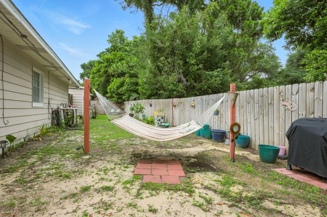 101 SE Elm Avenue, Fort Walton Beach, FL 32548