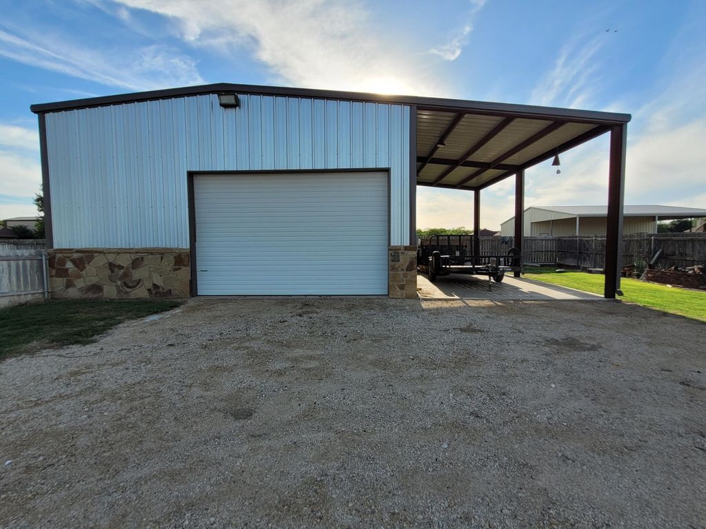 Image 17 of property listing at 1722 Hudson Oaks Drive, San Angelo, TX 76904