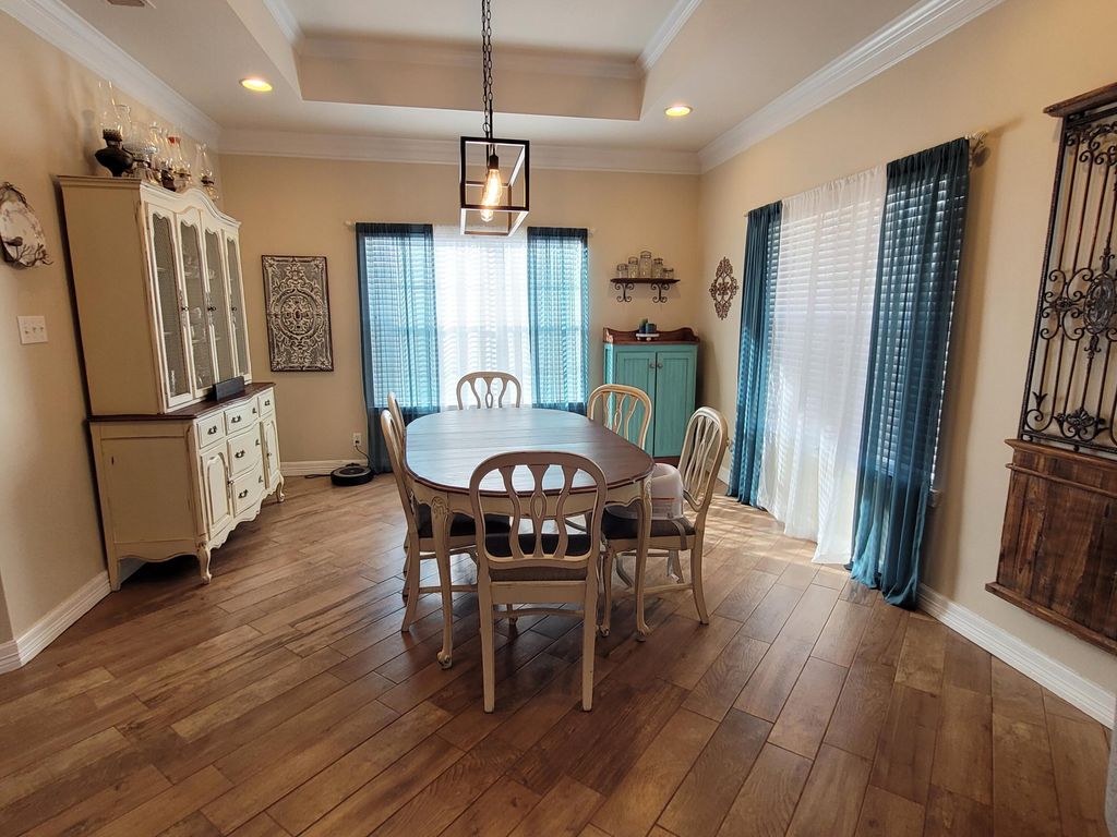 Image 4 of property listing at 1722 Hudson Oaks Drive, San Angelo, TX 76904