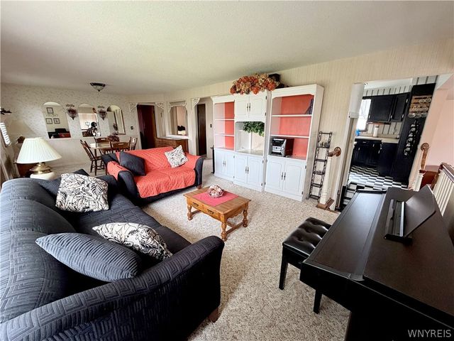 96 Della Drive, Lackawanna, NY 14218