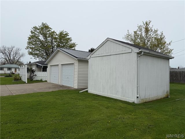 96 Della Drive, Lackawanna, NY 14218