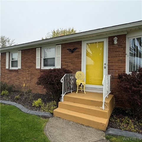 96 Della Drive, Lackawanna, NY 14218