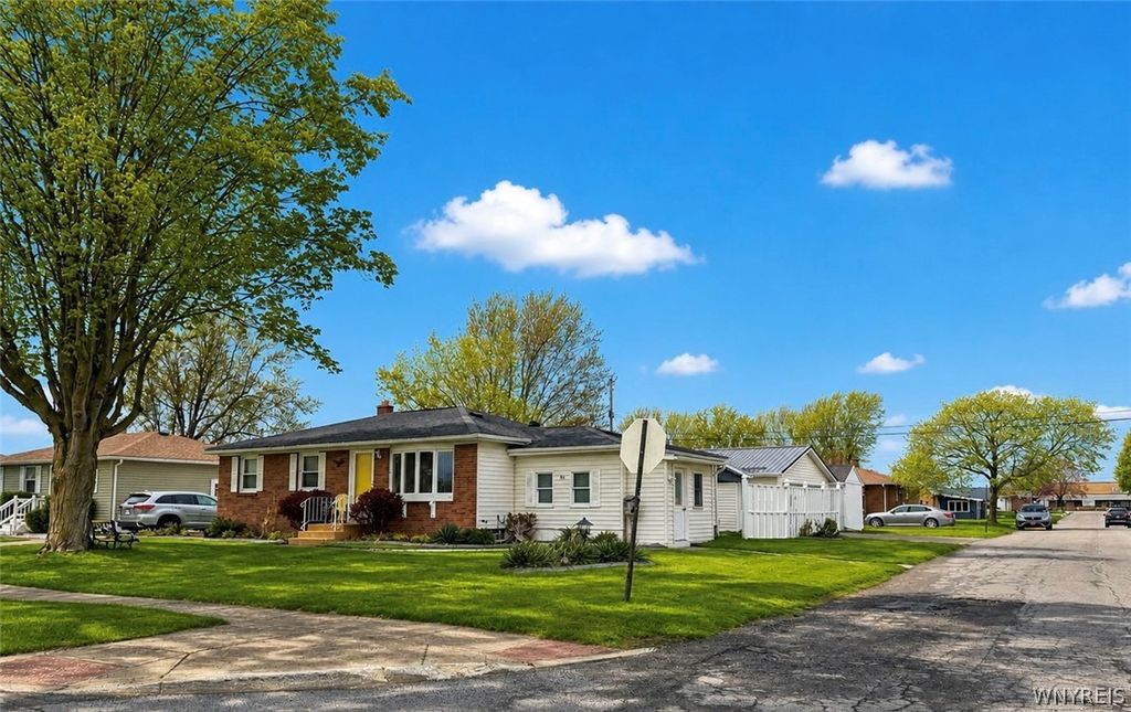 96 Della Drive, Lackawanna, NY 14218