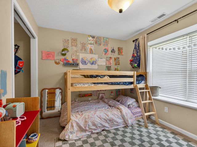 9516 Golden Oak Drive, Fort Wayne, IN 46835