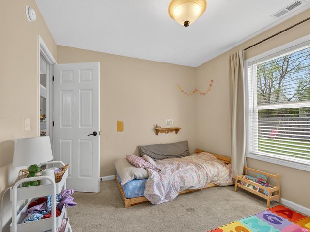 9516 Golden Oak Drive, Fort Wayne, IN 46835