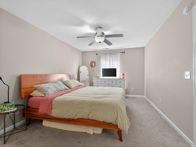 9516 Golden Oak Drive, Fort Wayne, IN 46835