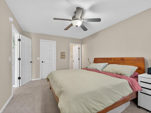 9516 Golden Oak Drive, Fort Wayne, IN 46835