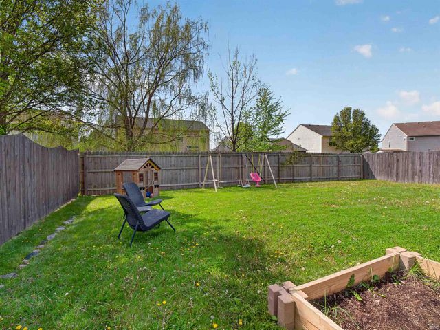 9516 Golden Oak Drive, Fort Wayne, IN 46835