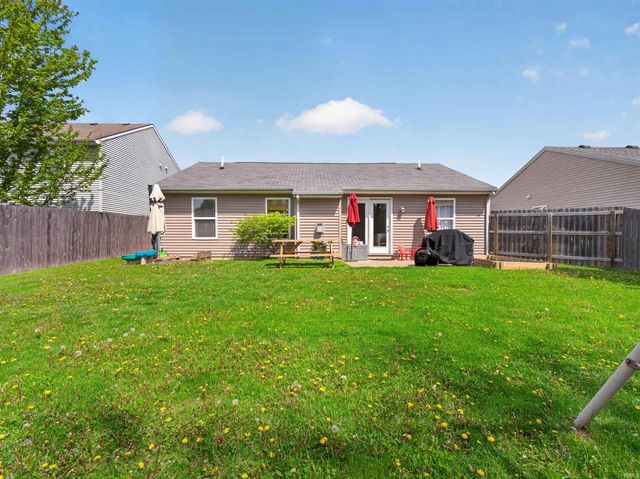 9516 Golden Oak Drive, Fort Wayne, IN 46835