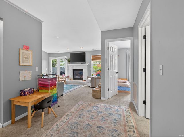 9516 Golden Oak Drive, Fort Wayne, IN 46835