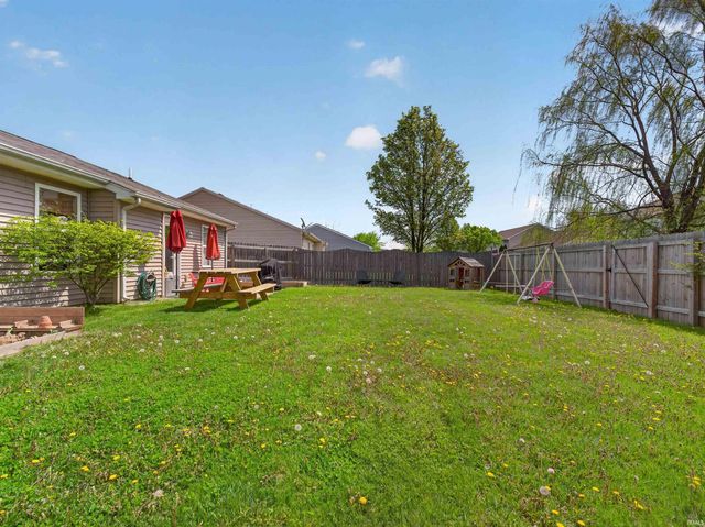 9516 Golden Oak Drive, Fort Wayne, IN 46835