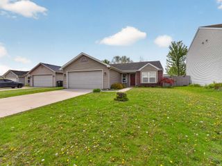 9516 Golden Oak Drive, Fort Wayne, IN 46835