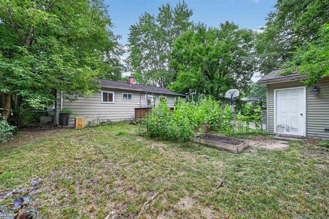 312 Fairfield Avenue, Holly, MI 48442