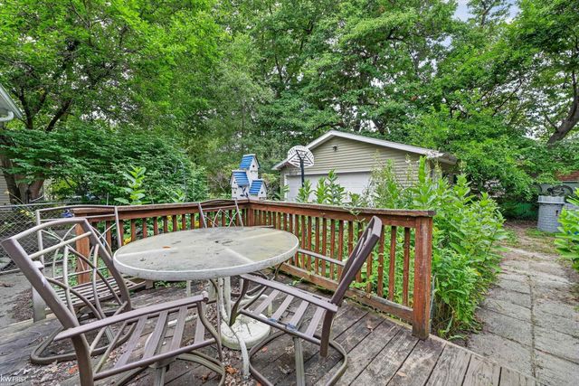 312 Fairfield Avenue, Holly, MI 48442
