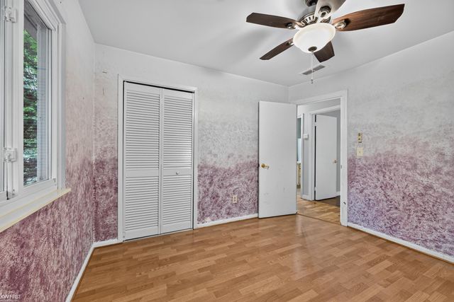 312 Fairfield Avenue, Holly, MI 48442
