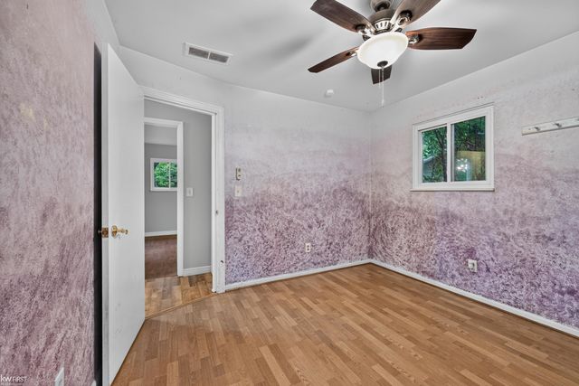 312 Fairfield Avenue, Holly, MI 48442