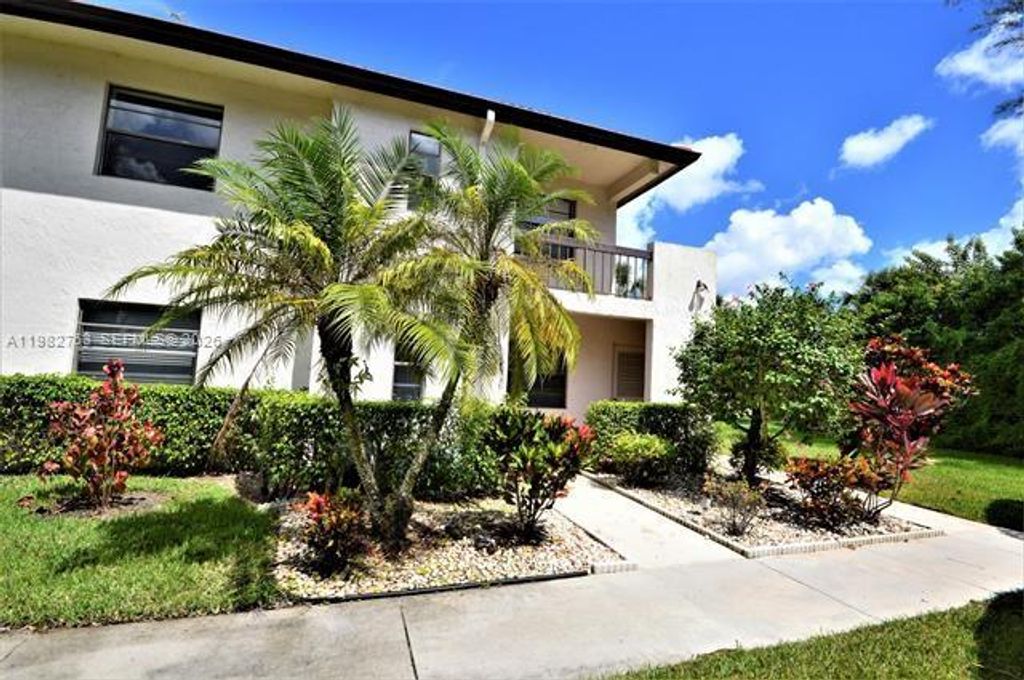 7944 Eastlake Dr D, Boca Raton, FL 33433