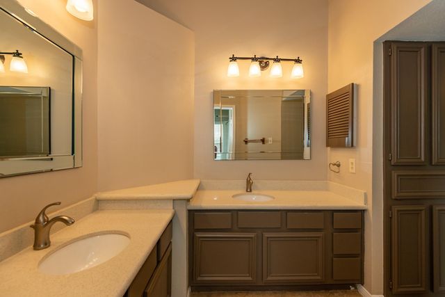 12034 Paddock Way, Houston, TX 77065