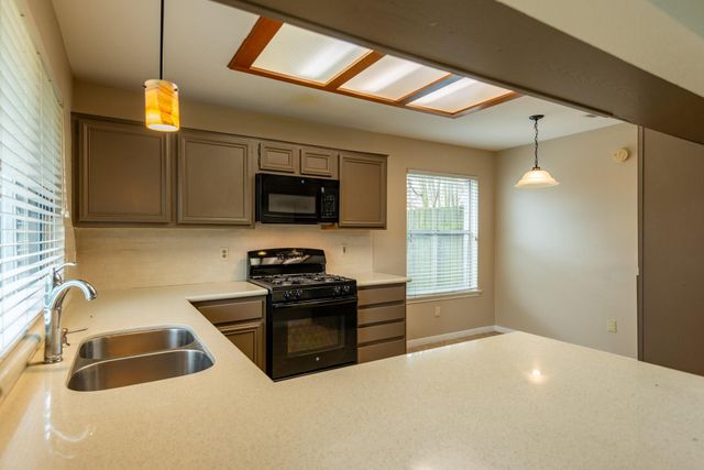 12034 Paddock Way, Houston, TX 77065