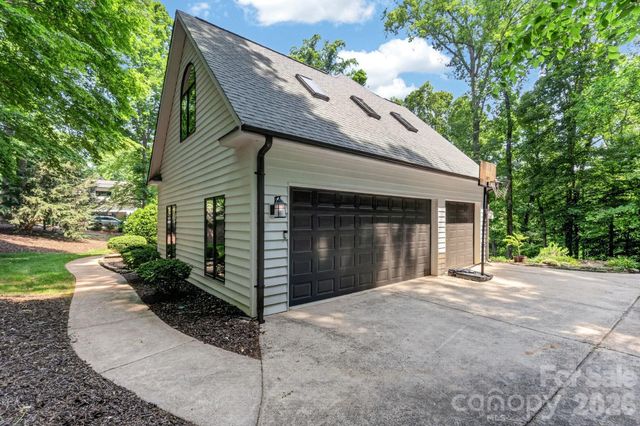 19315 Callaway Hills Lane, Davidson, NC 28036
