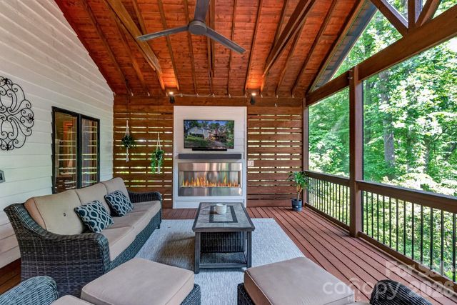 19315 Callaway Hills Lane, Davidson, NC 28036