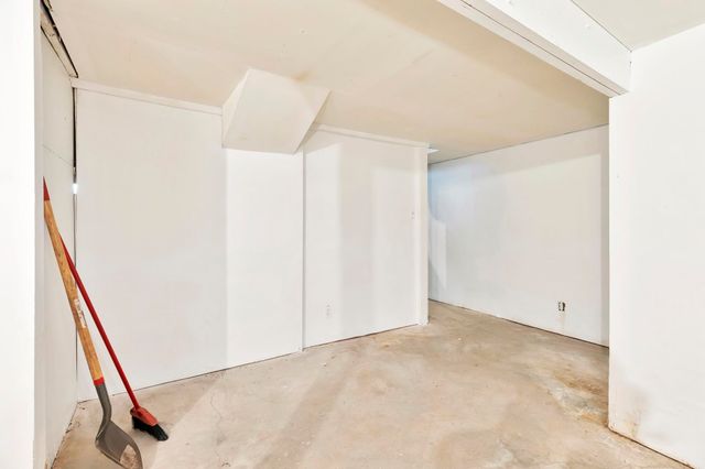 132 S Green St, Wichita, KS 67211