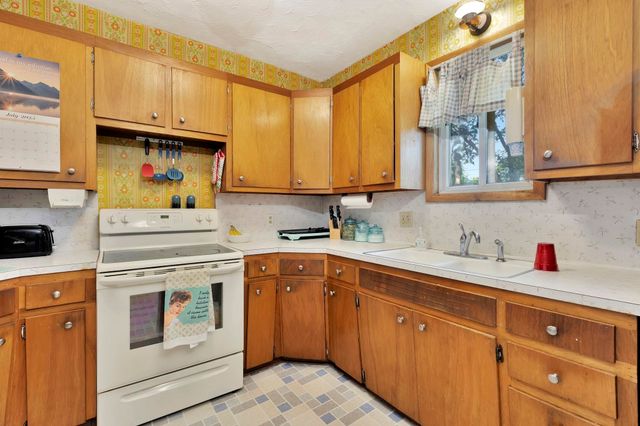 132 S Green St, Wichita, KS 67211