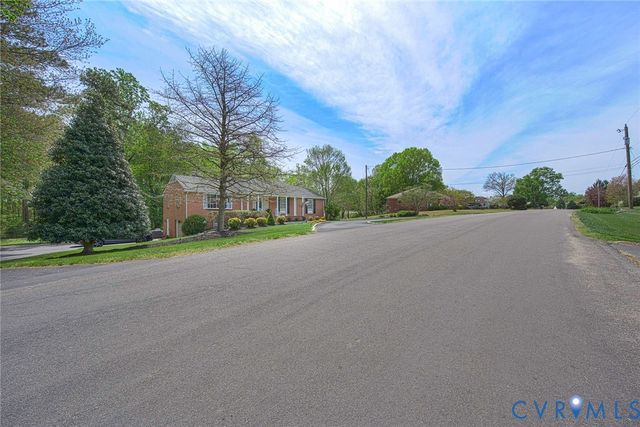8064 S Mayfield Ln, Mechanicsville, VA 23111