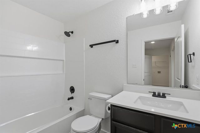 4001 Cressler Lane 15G, Jarrell, TX 76537