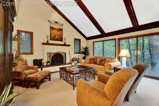 1100 Bretton Lane, Bloomfield Charter Township, MI 48304