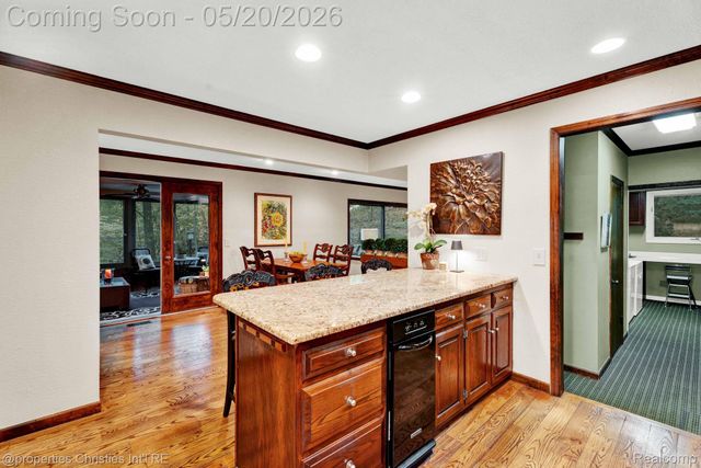 1100 Bretton Lane, Bloomfield Charter Township, MI 48304