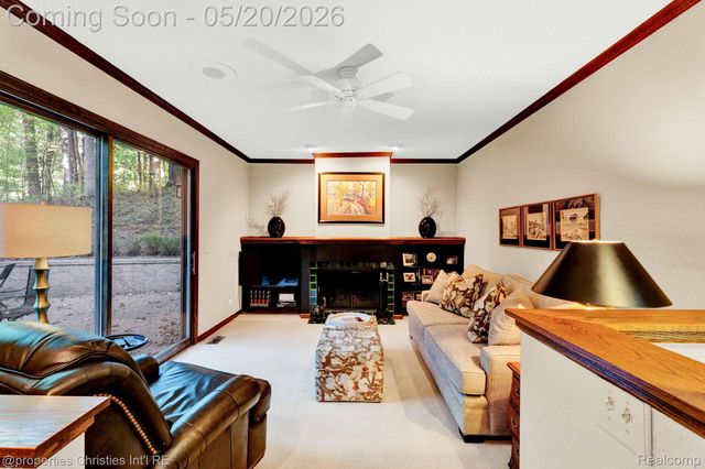 1100 Bretton Lane, Bloomfield Charter Township, MI 48304