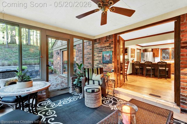 1100 Bretton Lane, Bloomfield Charter Township, MI 48304