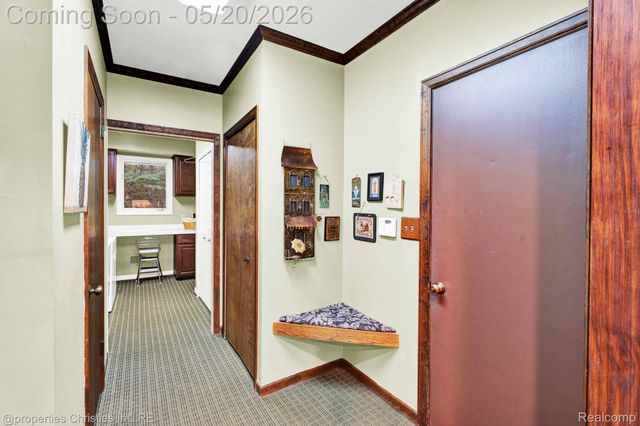 1100 Bretton Lane, Bloomfield Charter Township, MI 48304