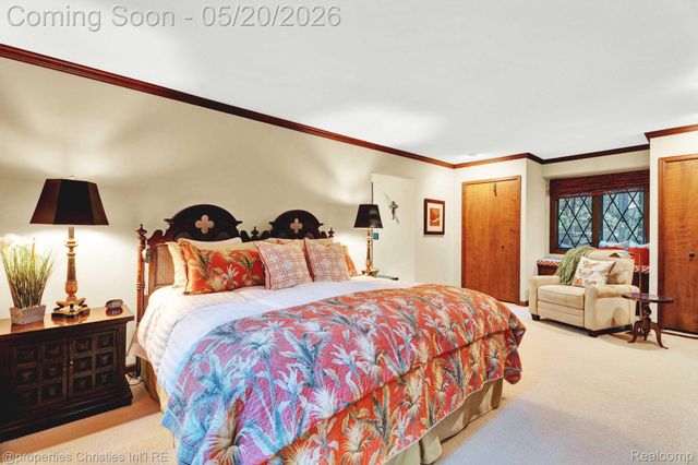 1100 Bretton Lane, Bloomfield Charter Township, MI 48304