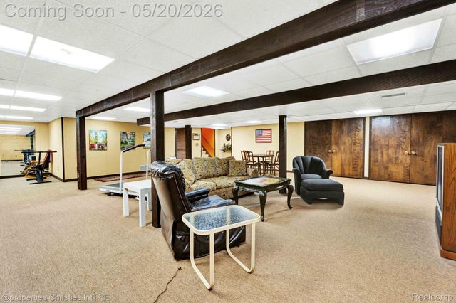 1100 Bretton Lane, Bloomfield Charter Township, MI 48304